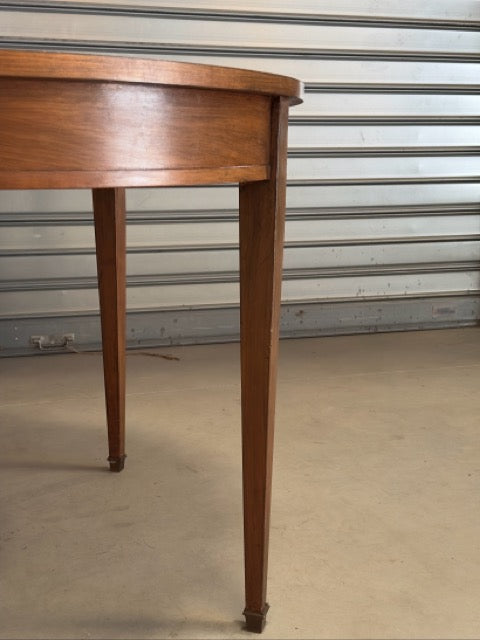 La table ronde à abattants