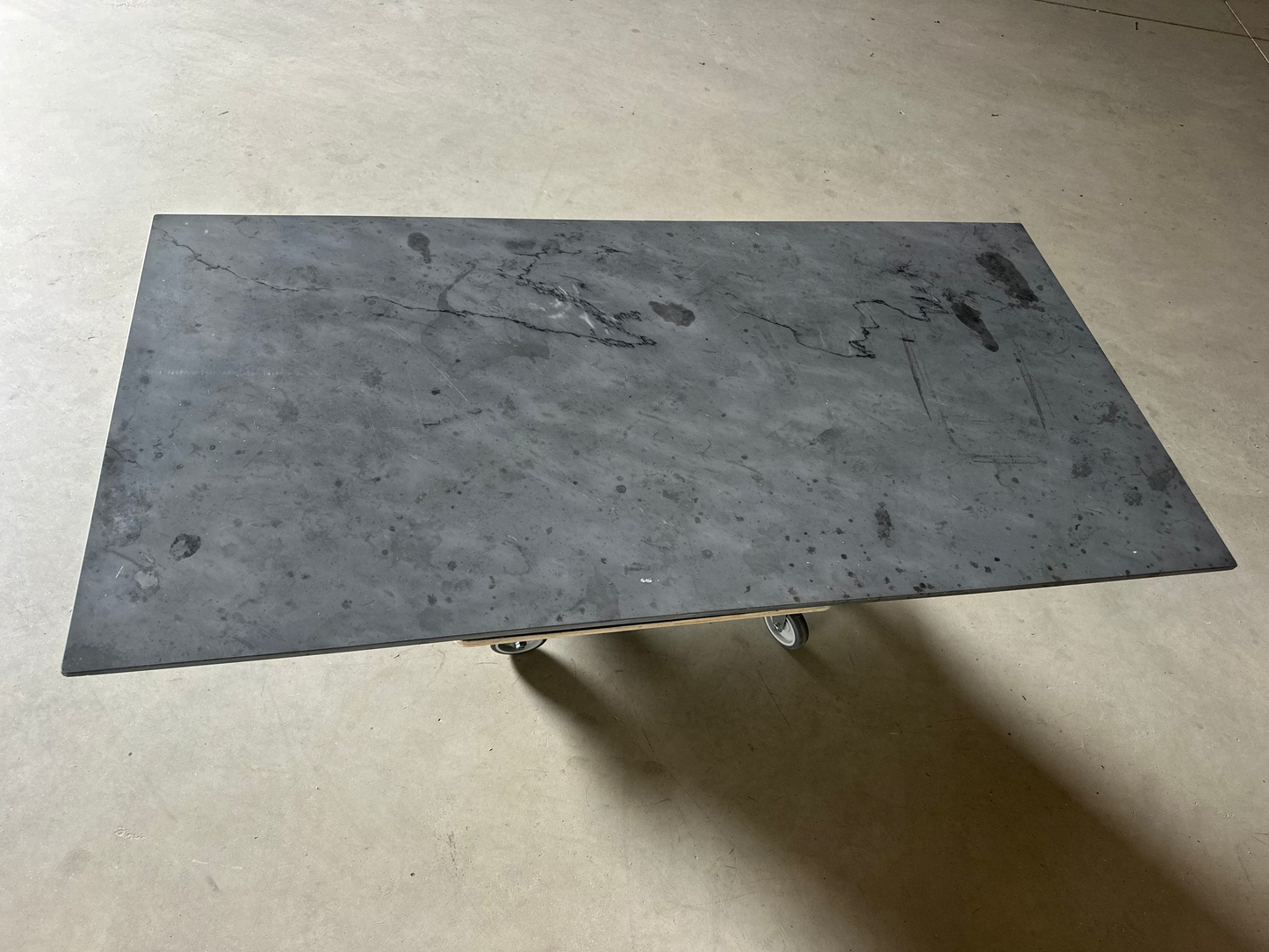 TABLE BASSE EN MARBRE GRIS