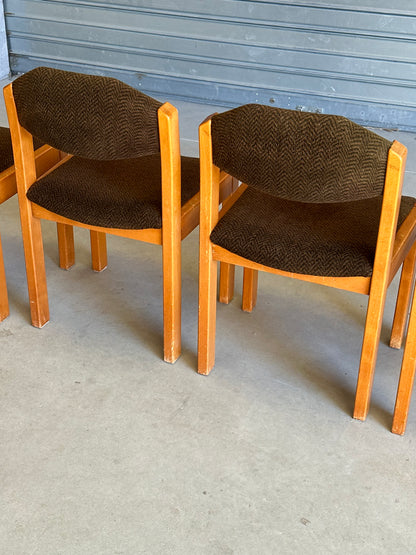 Suite de 4 chaises vintage — années 70/80