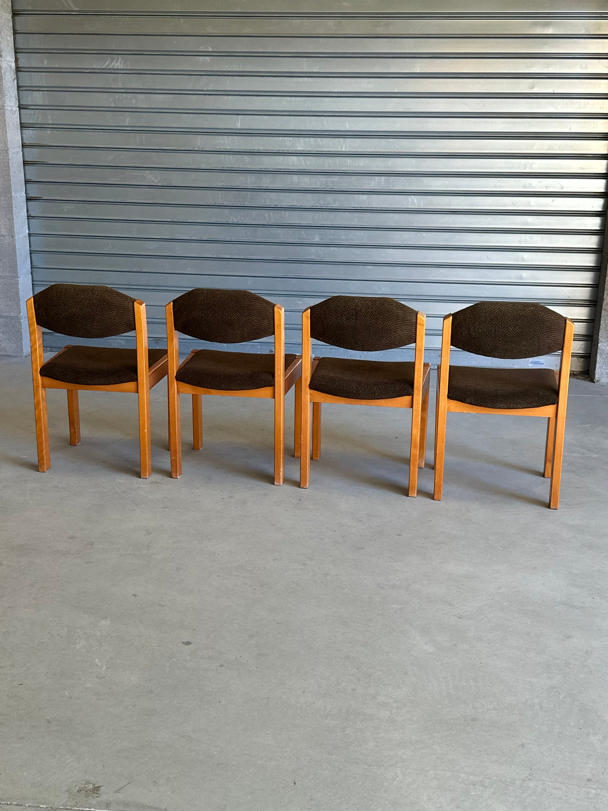 Suite de 4 chaises vintage — années 70/80