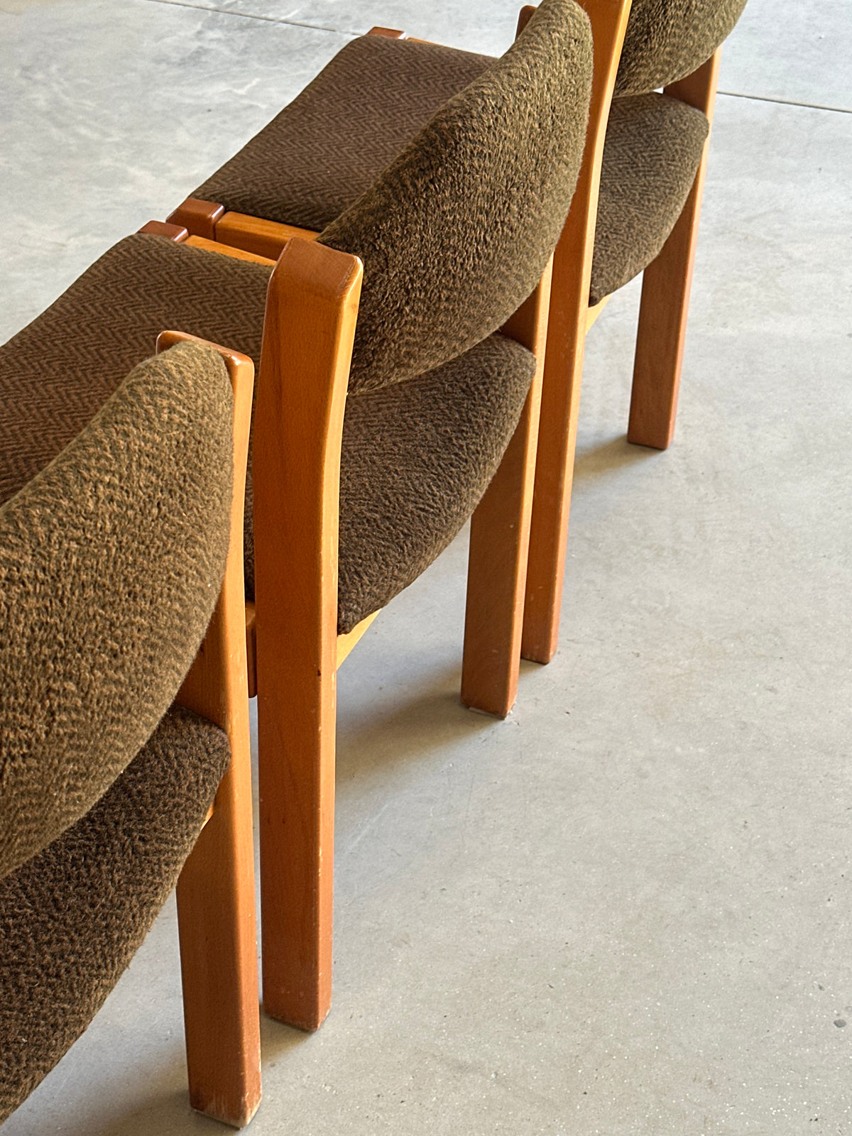 Suite de 4 chaises vintage — années 70/80