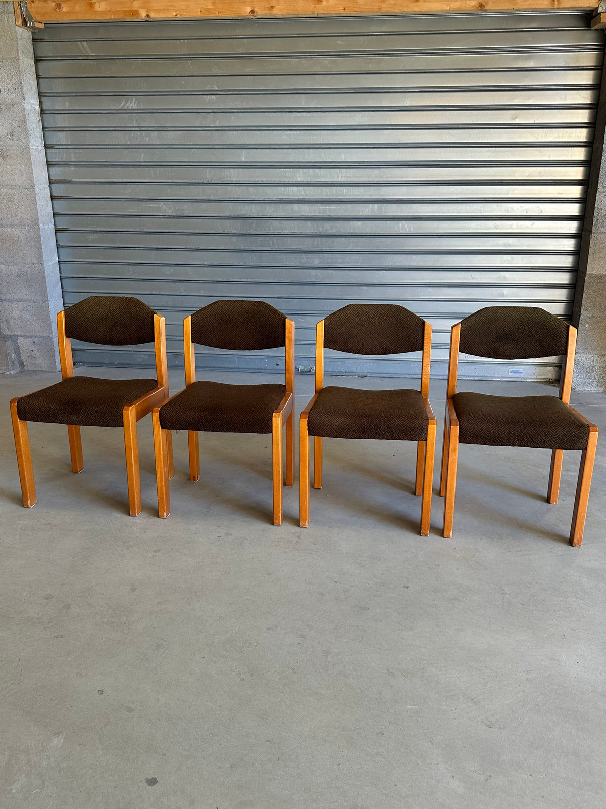 Suite de 4 chaises vintage — années 70/80