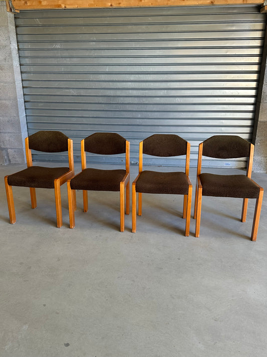 Suite de 4 chaises vintage — années 70/80