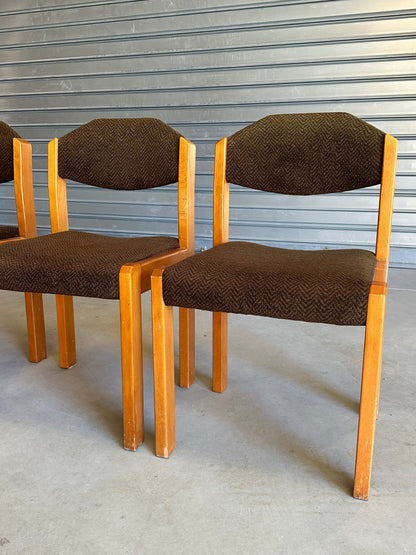 Suite de 4 chaises vintage — années 70/80
