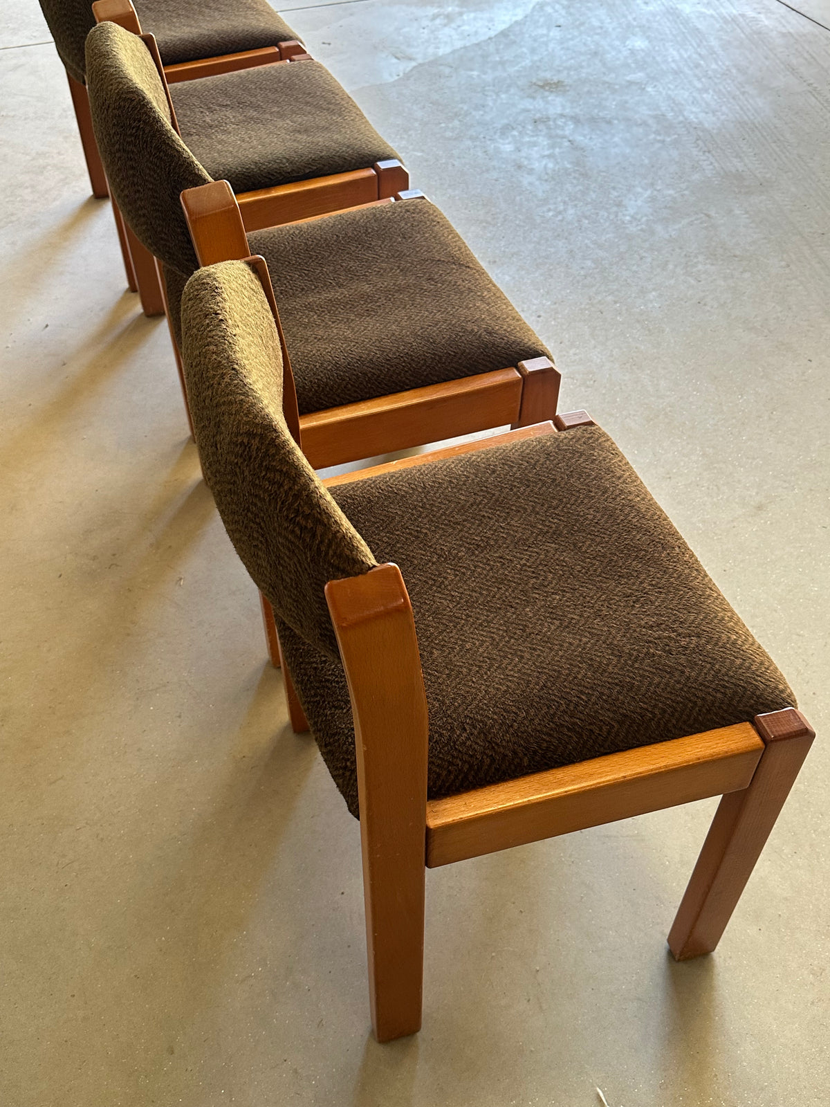 Suite de 4 chaises vintage — années 70/80