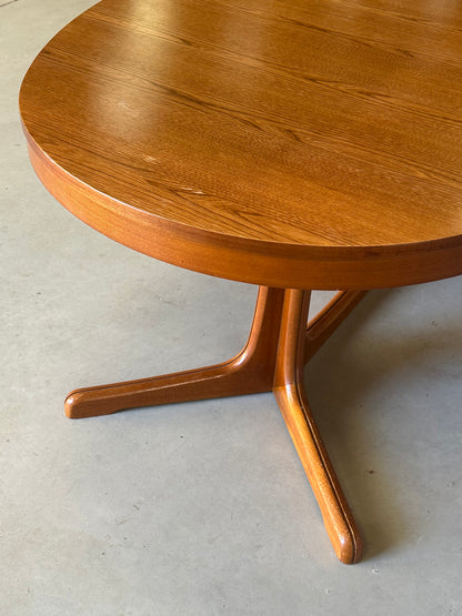 GRANDE TABLE OVALE EXTENSIBLE EN TECK — ANNÉES 60/70