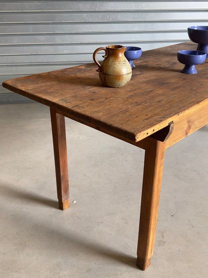 La grande table d'atelier