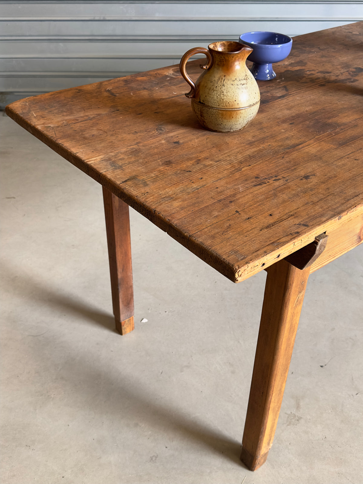 La grande table d'atelier