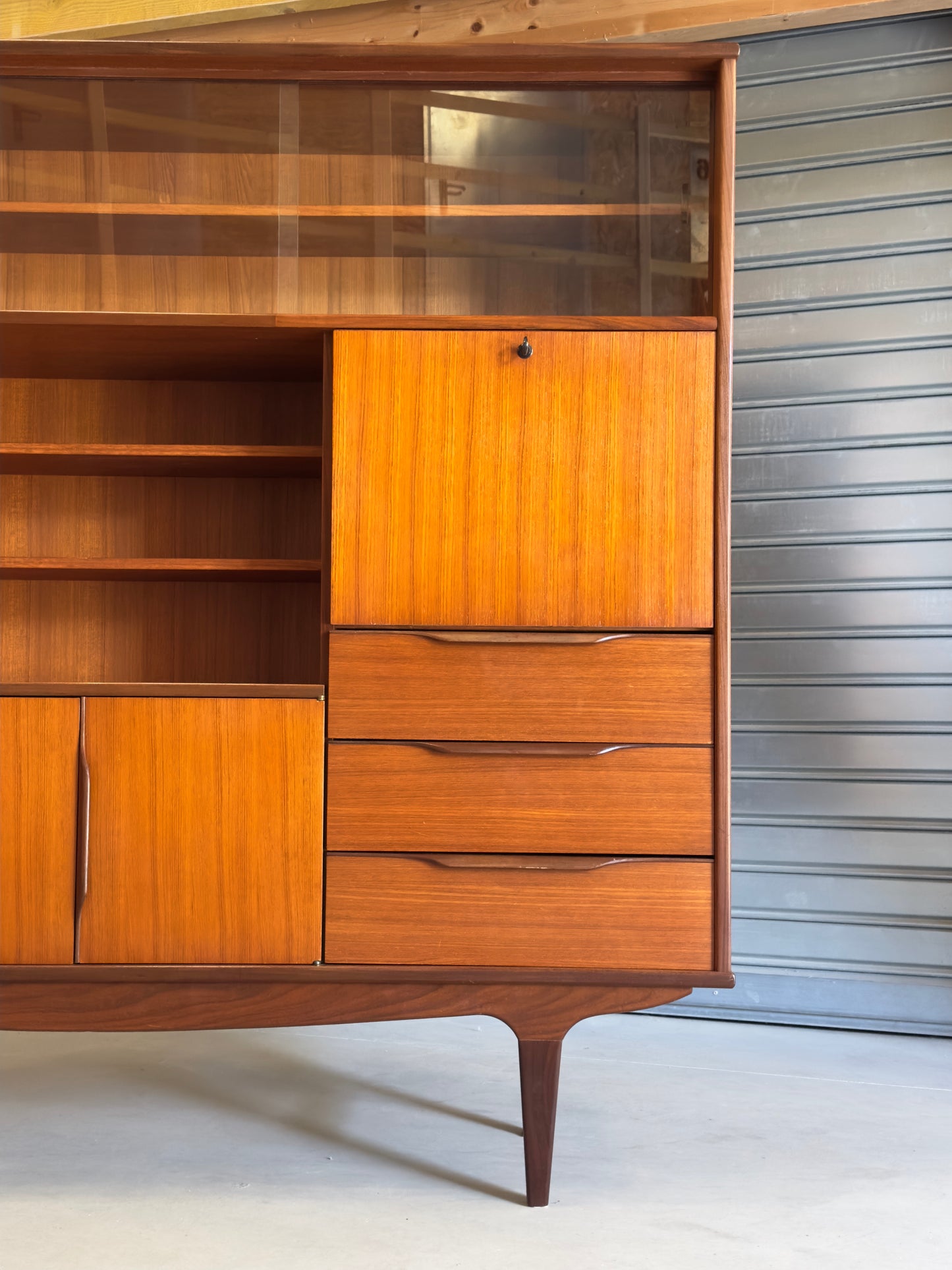 Grand meuble vintage style scandinave teck années 60 – bibliothèque secrétaire bar