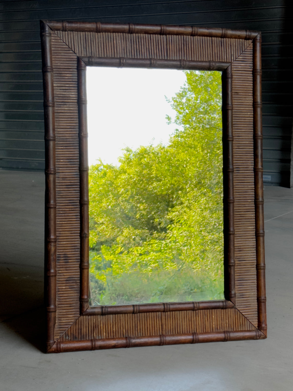 Grand miroir vintage en bambou et rotin – années 60/70