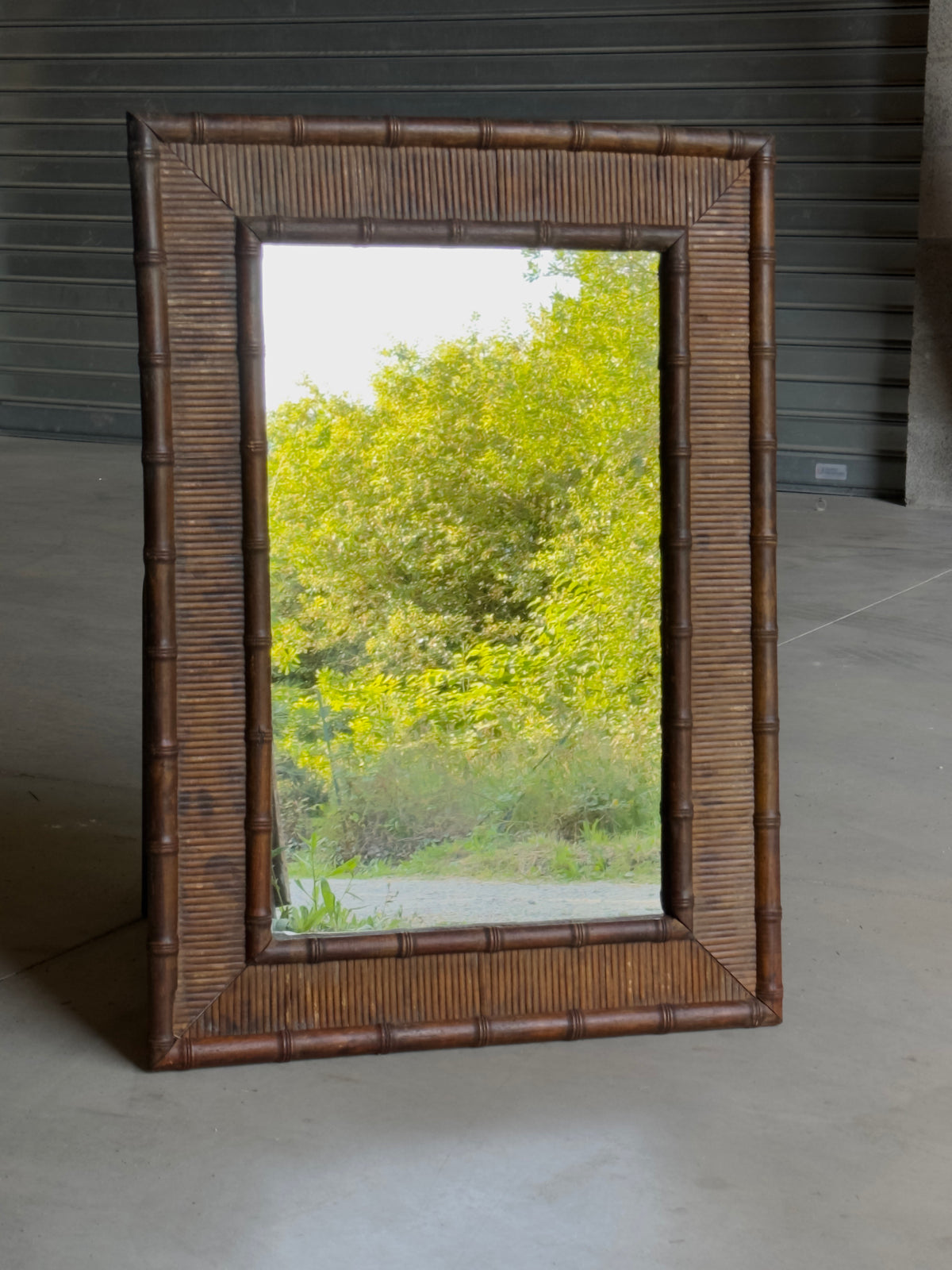 Grand miroir vintage en bambou et rotin – années 60/70