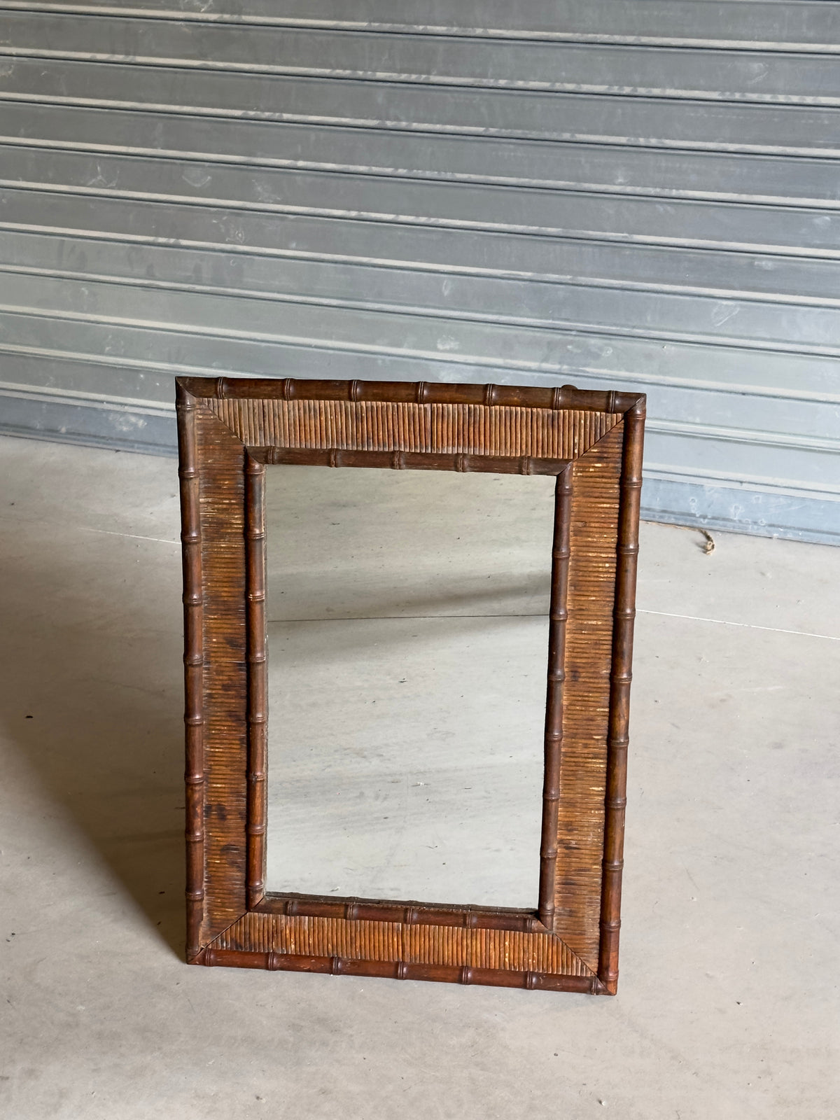 Grand miroir vintage en bambou et rotin – années 60/70