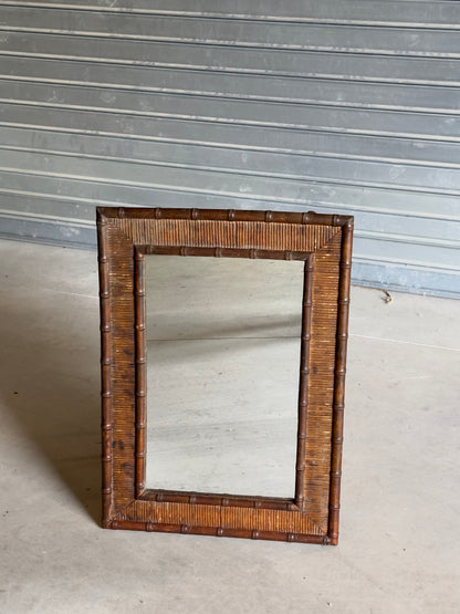 Grand miroir vintage en bambou et rotin – années 60/70