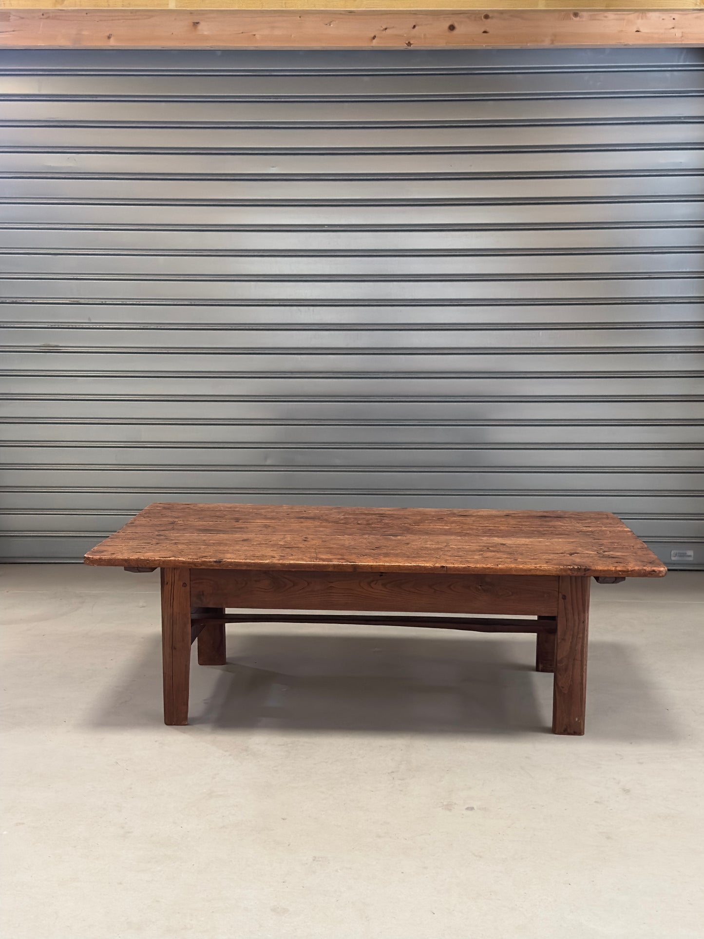 Très ancienne table de ferme en bois massif