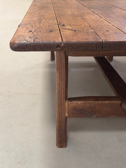 Très ancienne table de ferme en bois massif