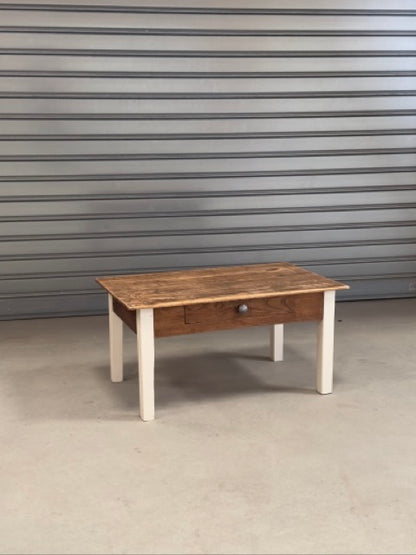 La petite table basse à tiroir