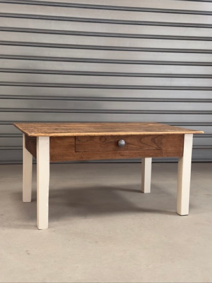 La petite table basse à tiroir
