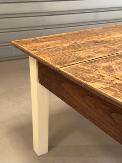 La petite table basse à tiroir