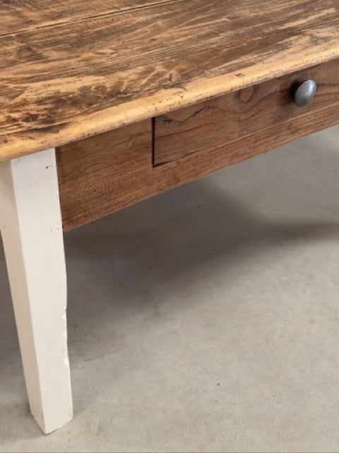 La petite table basse à tiroir