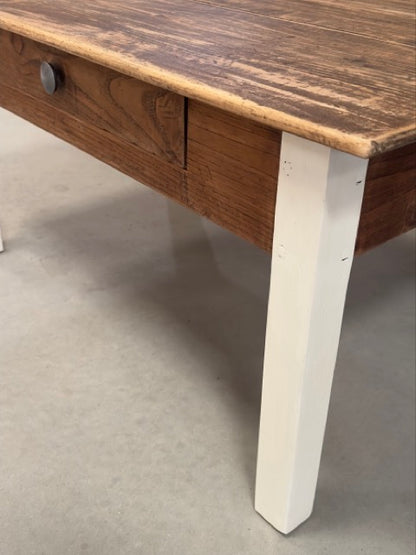 La petite table basse à tiroir
