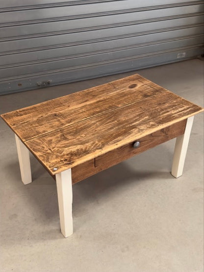 La petite table basse à tiroir