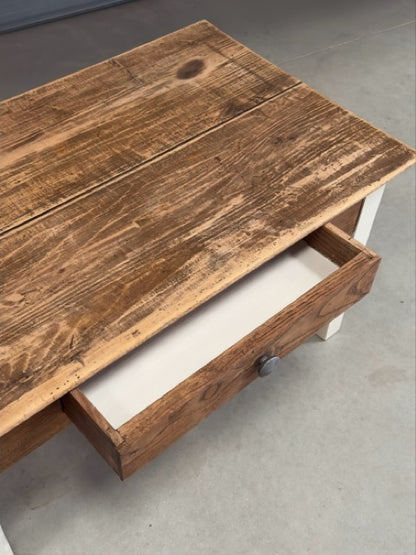 La petite table basse à tiroir