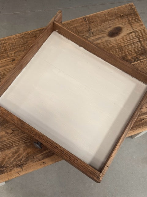 La petite table basse à tiroir
