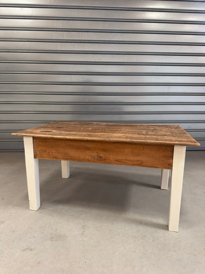 La petite table basse à tiroir