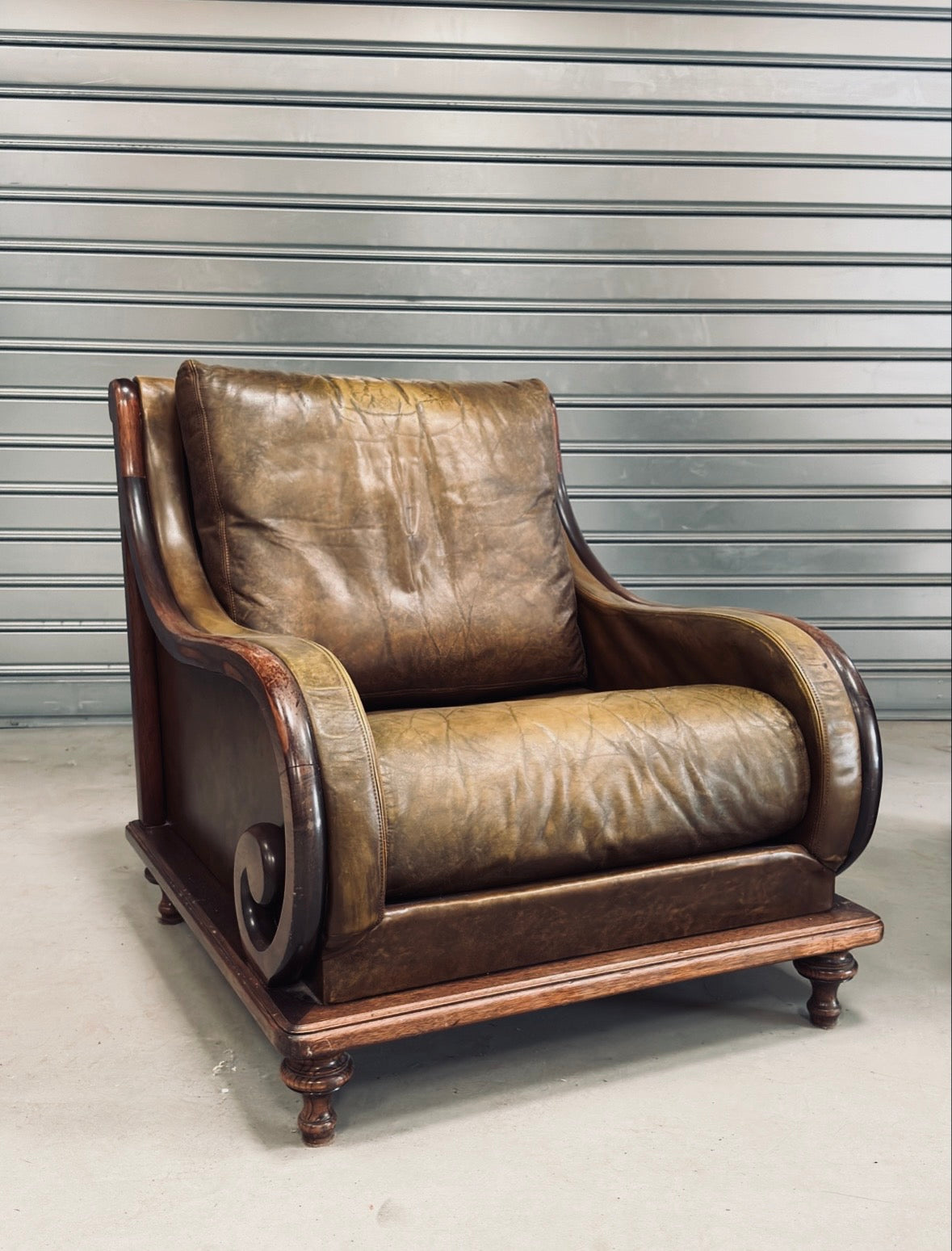Salon esprit club anglais — canapé deux places & deux fauteuils