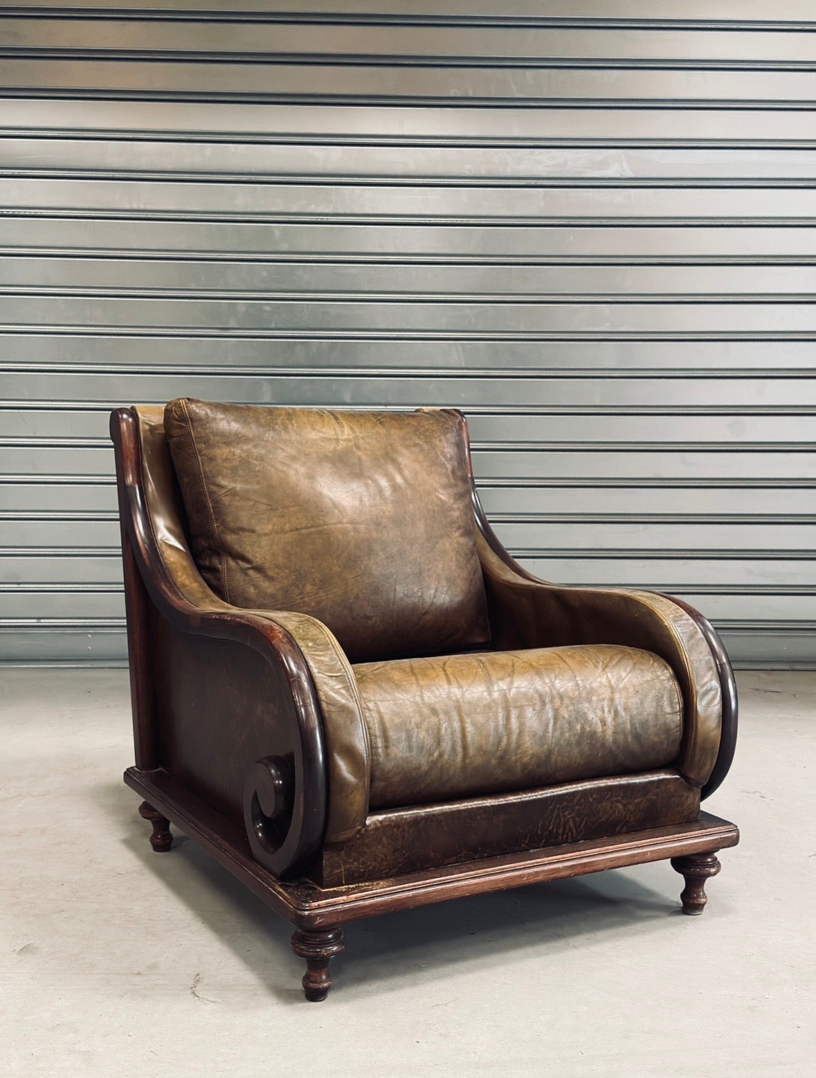 Salon esprit club anglais — canapé deux places & deux fauteuils