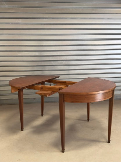 La table ronde à abattants