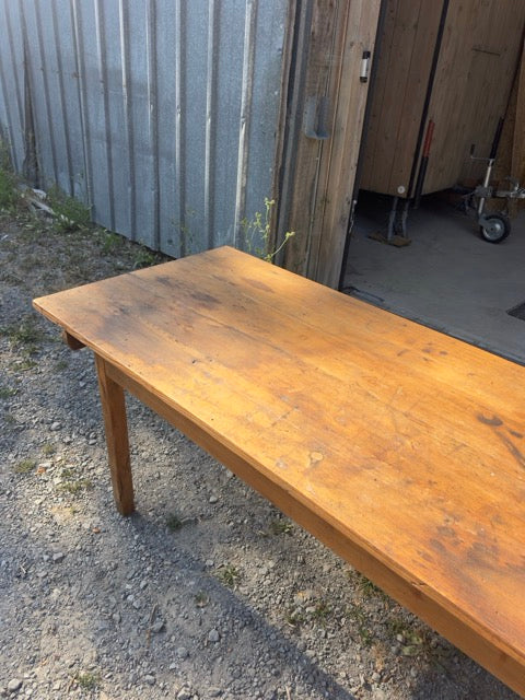 La grande table d'atelier