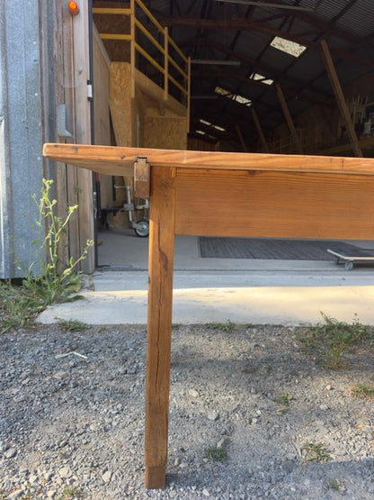 La grande table d'atelier