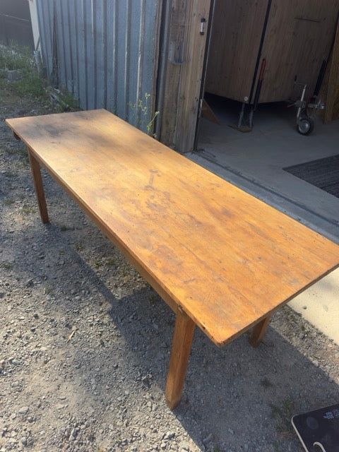 La grande table d'atelier