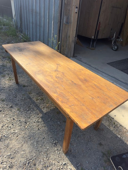 La grande table d'atelier