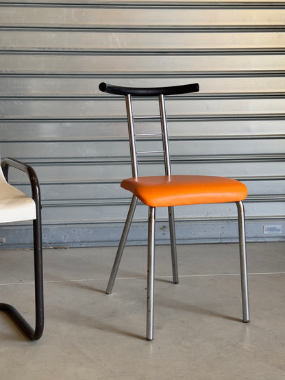 La chaise orange