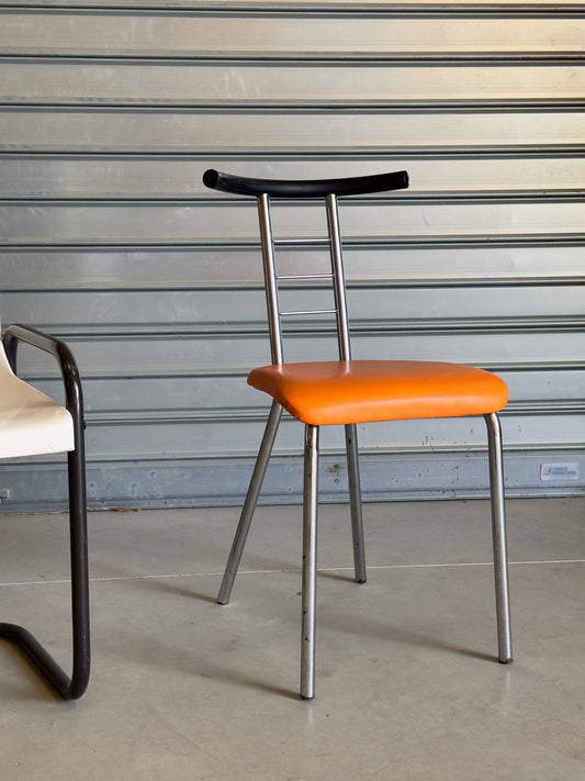 La chaise orange