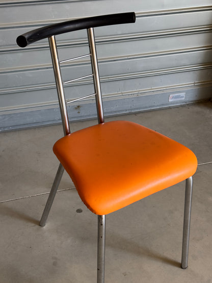 La chaise orange