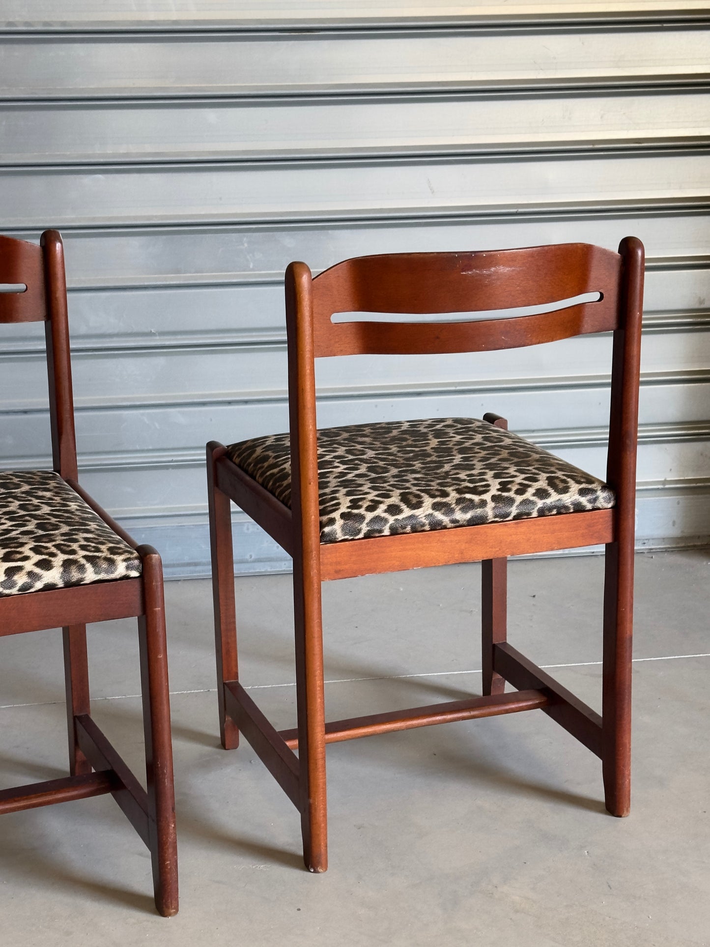 Lot de 4 chaises vintage motif léopard