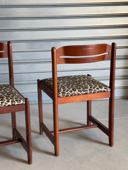 Lot de 4 chaises vintage motif léopard