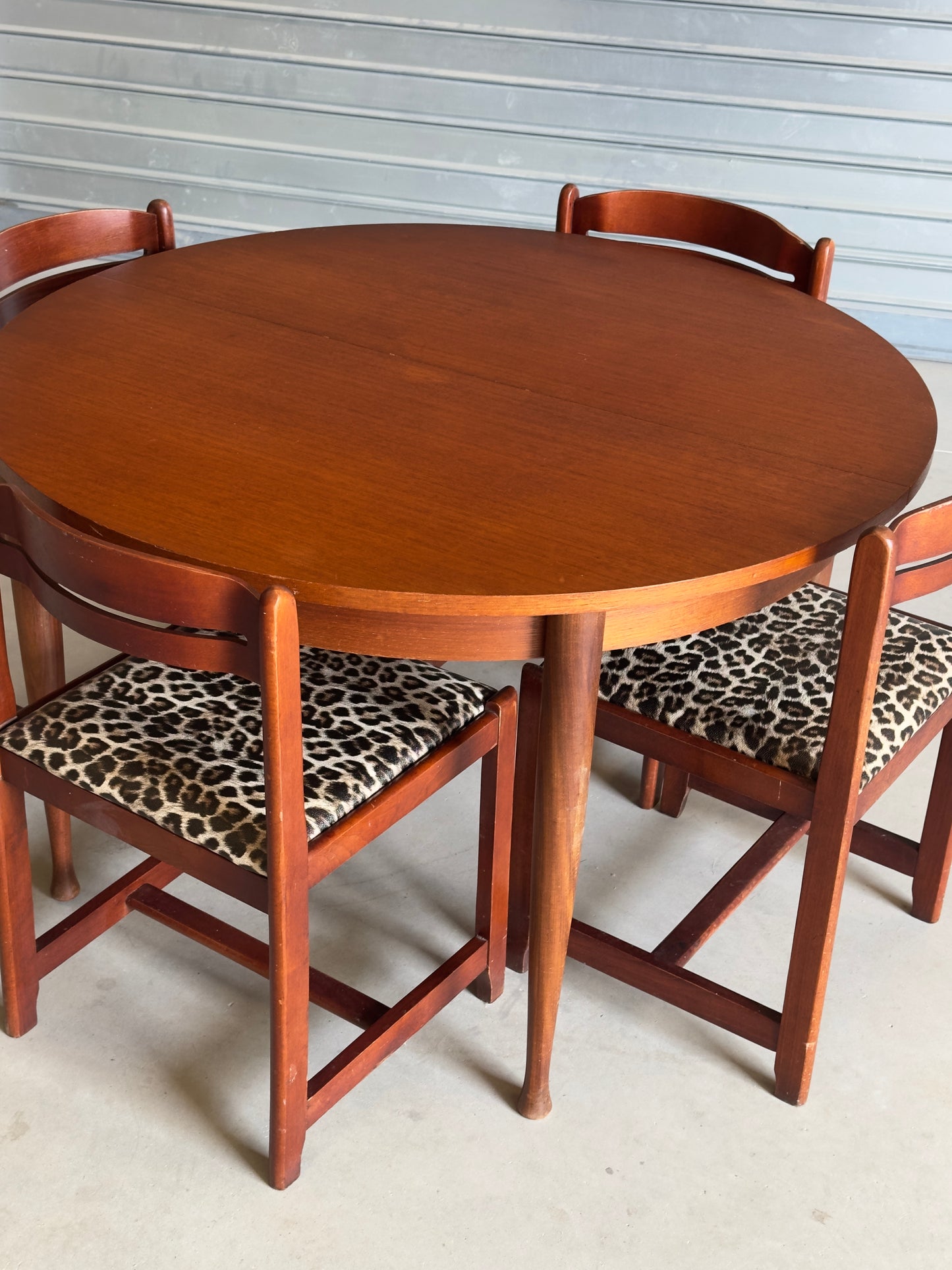 Lot de 4 chaises vintage motif léopard