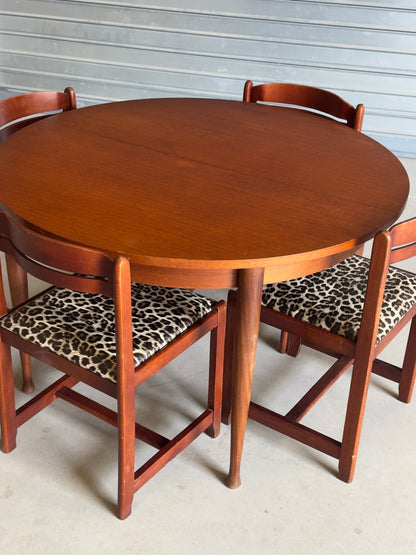 Lot de 4 chaises vintage motif léopard