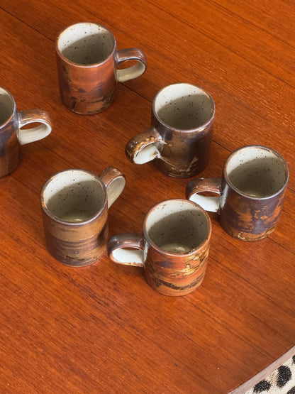 Lot de 6 tasses en grès aux émaux bruns