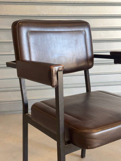 Paire de fauteuils de réunion vintage marron chocolat