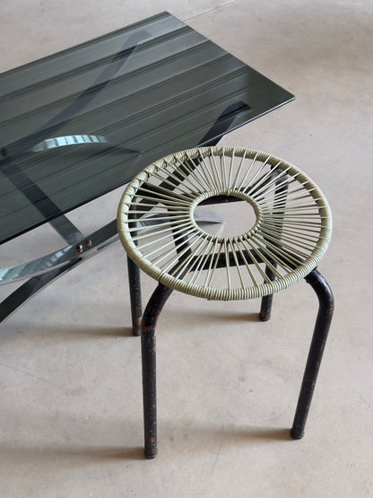 Tabouret vintage — métal & fil tressé bleu ciel