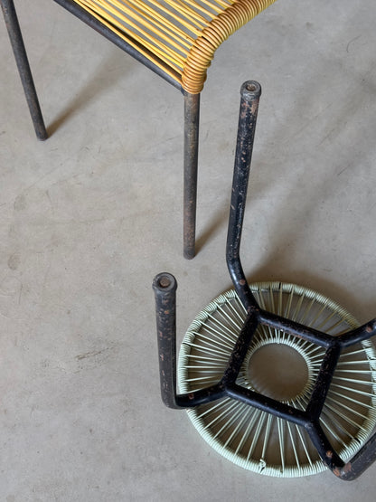 Tabouret vintage — métal & fil tressé bleu ciel