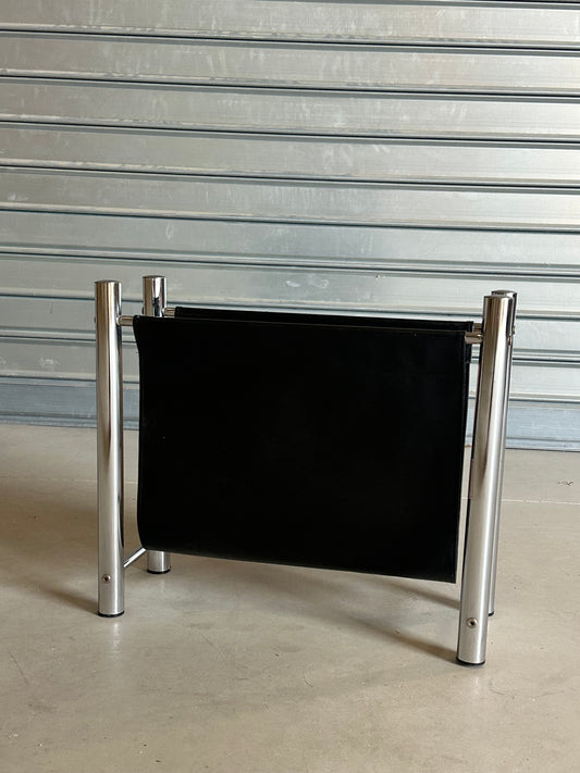 Porte-revues vintage en chrome et simili cuir noir