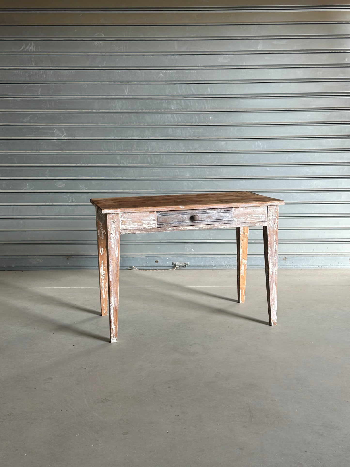 Table de campagne ancienne - Bois brut & patine blanche