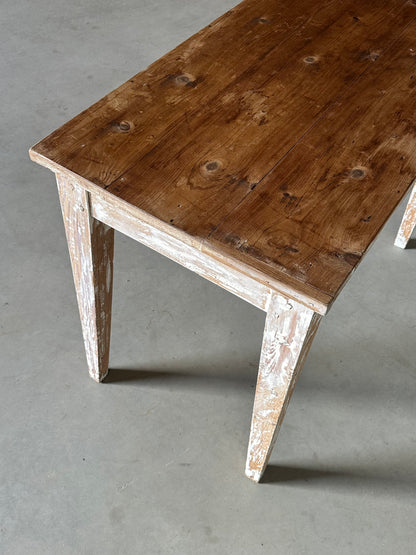 Table de campagne ancienne - Bois brut & patine blanche