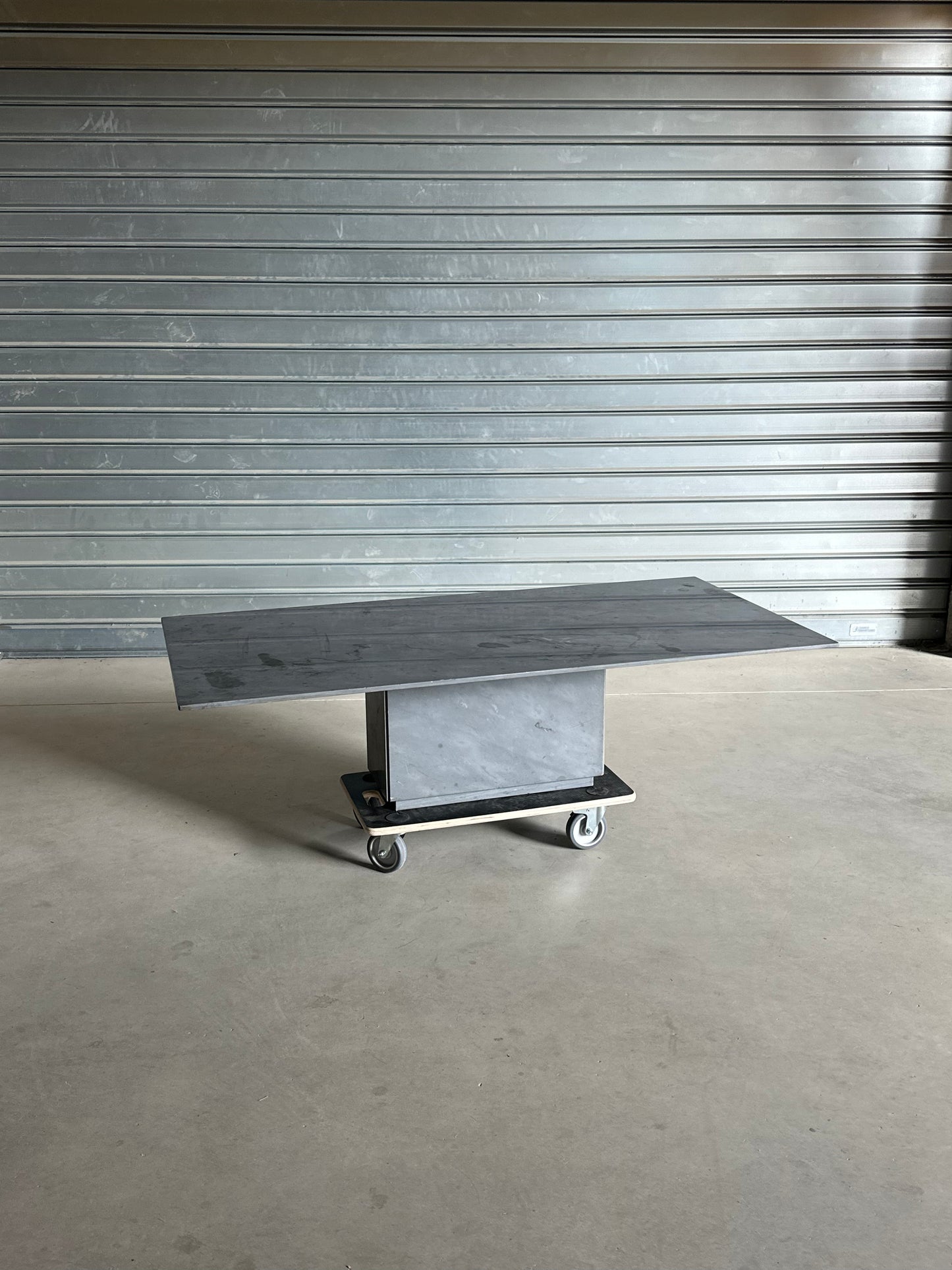TABLE BASSE EN MARBRE GRIS
